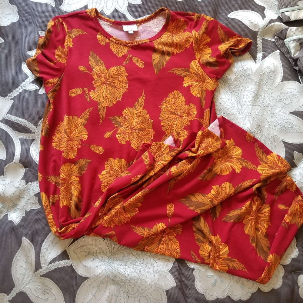 Smal lularoe carly